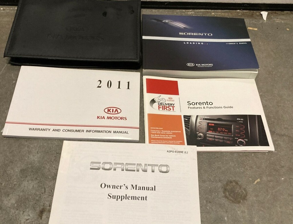 Picture of: 20 KIA SORENTO OWNERS MANUAL / HANDBOOK / GUIDE PACKAGE