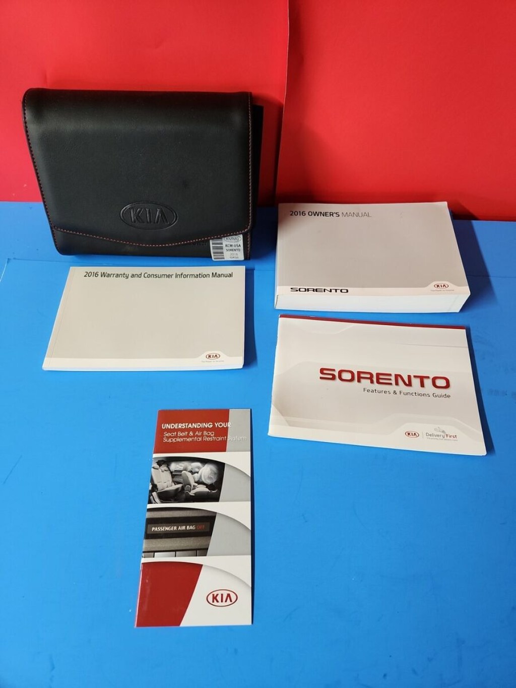 Picture of: KIA SORENTO OWNERS MANUAL WITH LEATHER CASE FREE SHIPPING