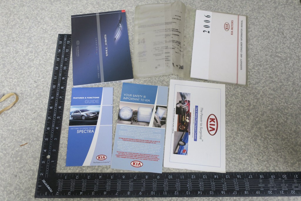 Picture of: KIA SPECTRA OWNER’S MANUAL SET BOOK -FREE SHIP- OM